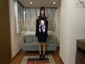 素人娘の全裸図鑑30　今時の女の子12名が恥らいながら脱衣していく様子をじっくり撮影した、変態紳士のためのヘアヌードコレクション　サンプル画像19